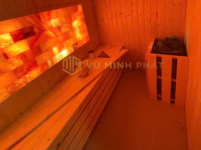 Quá trình thi công và chuẩn bị đóng sàn phòng xông hơi